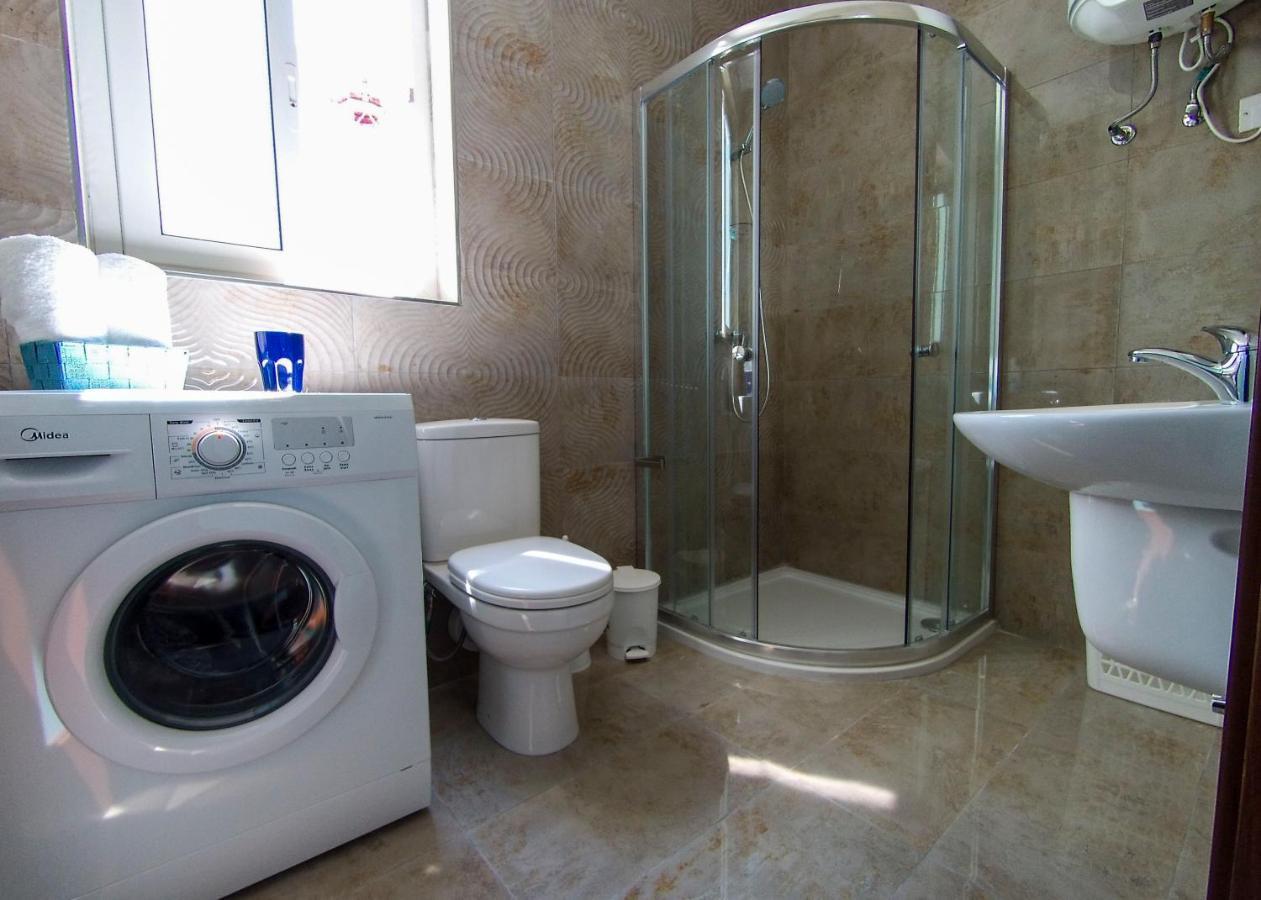 F12 Room 2, Private Room Two Single Beds Privated Bathroom In Shared Flat Msida Exterior foto